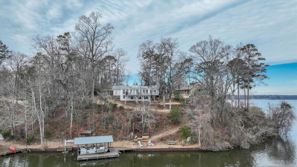 1706 Blackberry Road