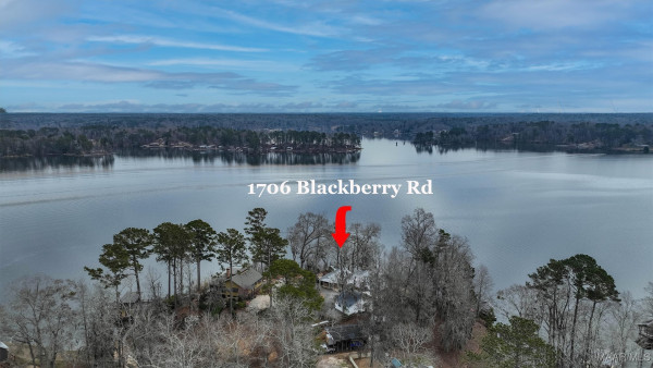 1706 Blackberry Road