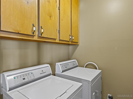 1706 Blackberry Road