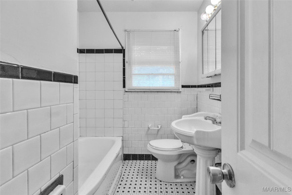 106 NOTTINGHAM Court