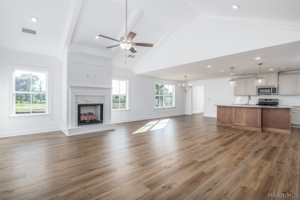 87 Woodbridge Way