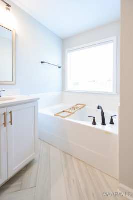 9900 Bluestone Circle