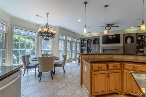 7565 Lakeridge Drive