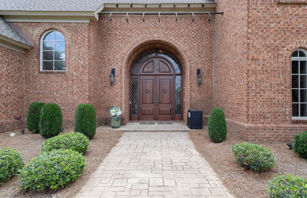 7565 Lakeridge Drive