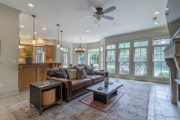 7565 Lakeridge Drive