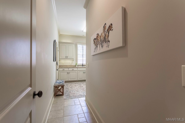 7565 Lakeridge Drive