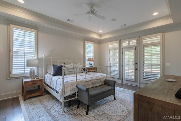 7565 Lakeridge Drive