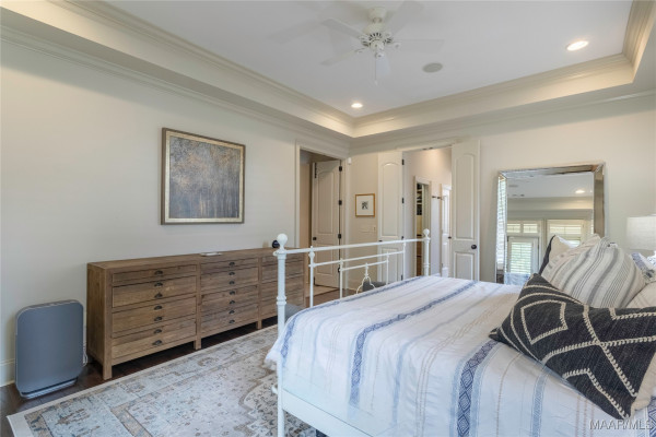 7565 Lakeridge Drive