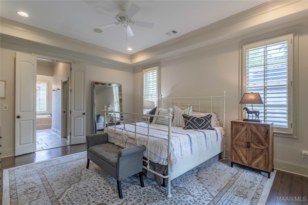 7565 Lakeridge Drive