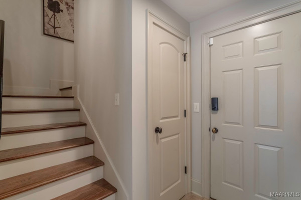 7565 Lakeridge Drive