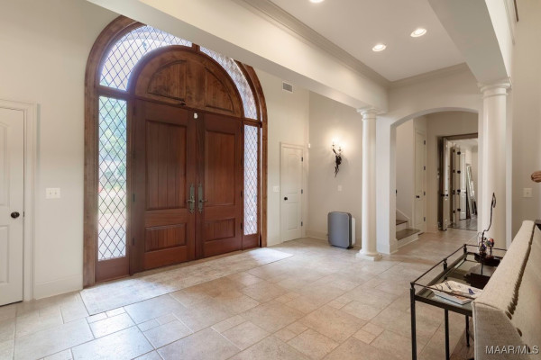 7565 Lakeridge Drive