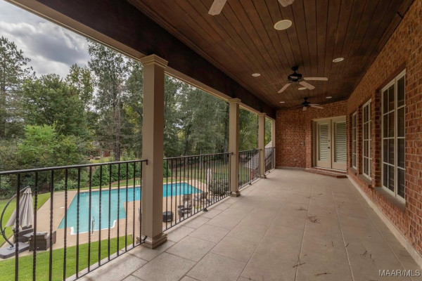 7565 Lakeridge Drive