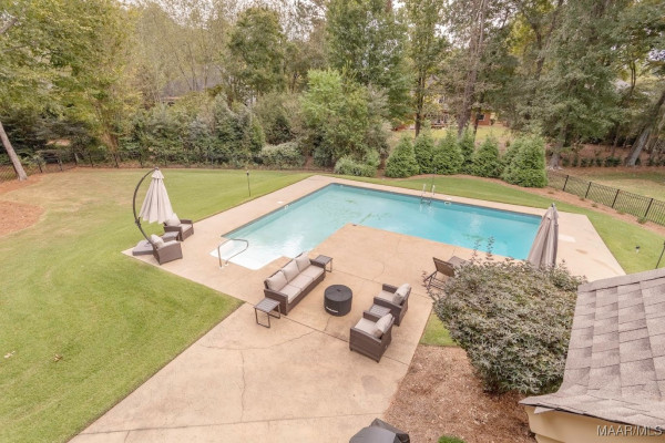 7565 Lakeridge Drive