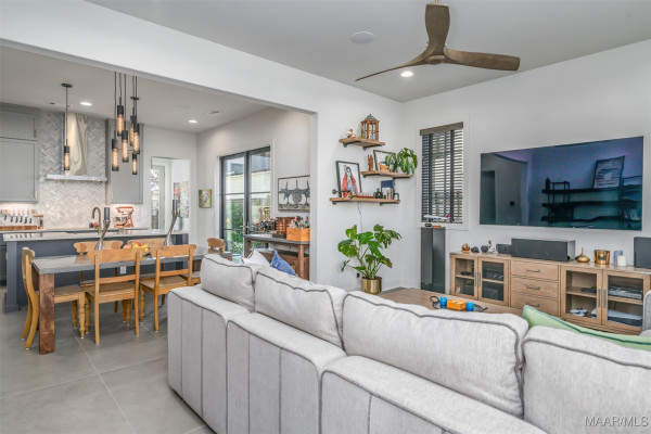 4645 Bloomsbury Street