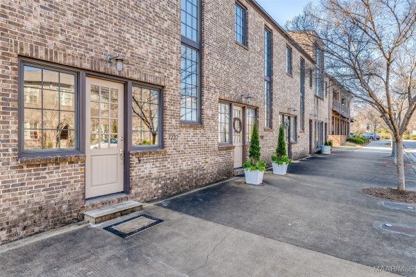 7732 LONG ACRE Street