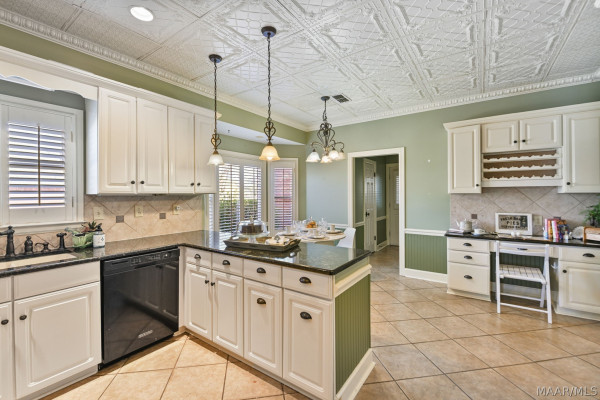 416 Towne Lake Drive