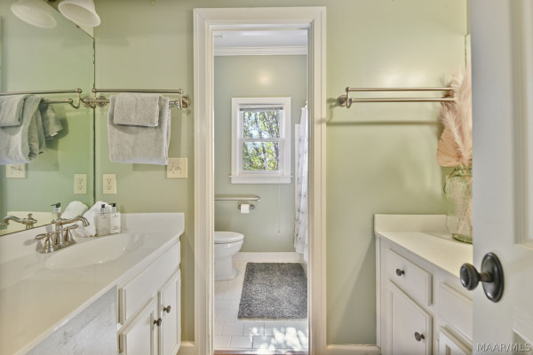 416 Towne Lake Drive