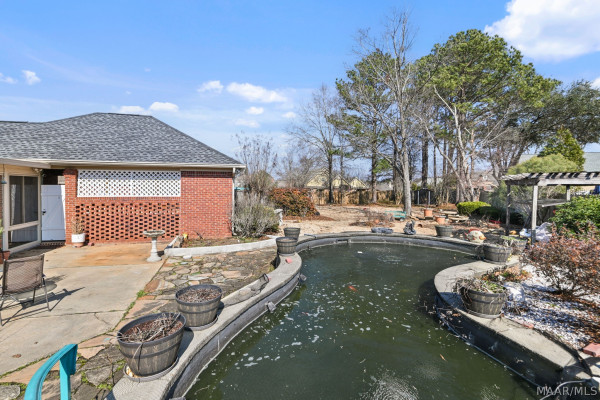 416 Towne Lake Drive