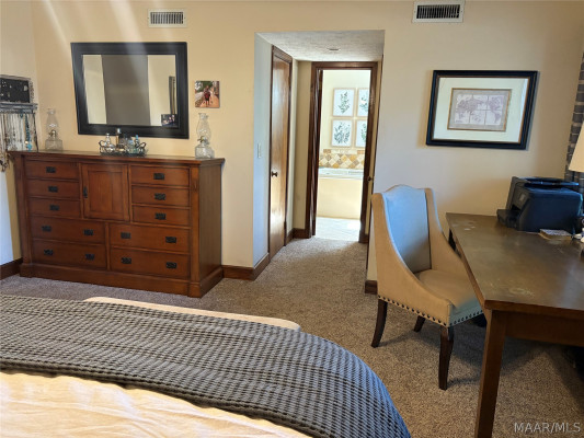 7649 HALCYON FOREST TR .