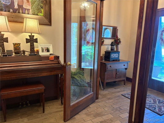 7649 HALCYON FOREST TR .