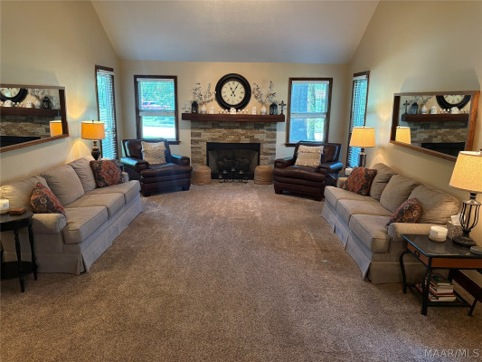 7649 HALCYON FOREST TR .