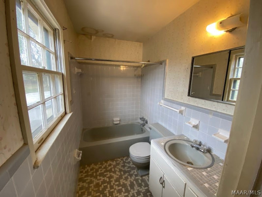 844 Sir Michael Drive