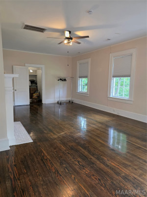 2481 E Cloverdale Park