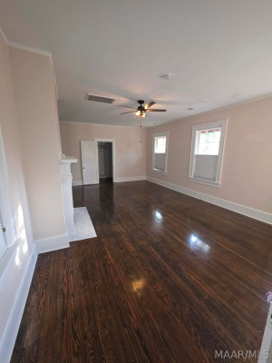 2481 E Cloverdale Park