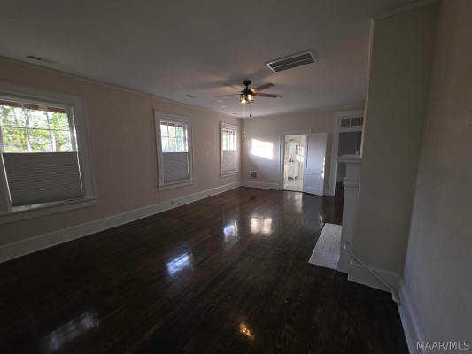 2481 E Cloverdale Park