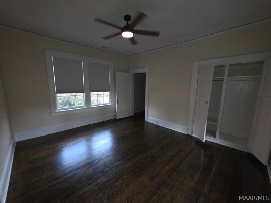 2481 E Cloverdale Park