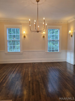 2481 E Cloverdale Park