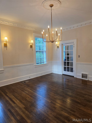 2481 E Cloverdale Park