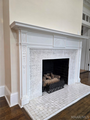 2481 E Cloverdale Park