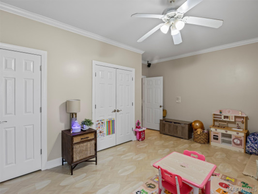229 W Farmington Trace