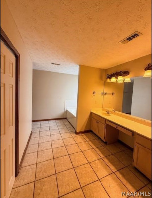 521 NEW BINGHAM Drive