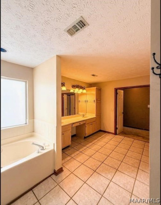 521 NEW BINGHAM Drive