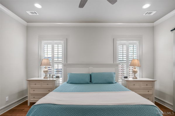 9536 Crescent Lodge Drive