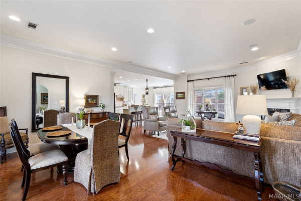 9657 Ottershaw Court