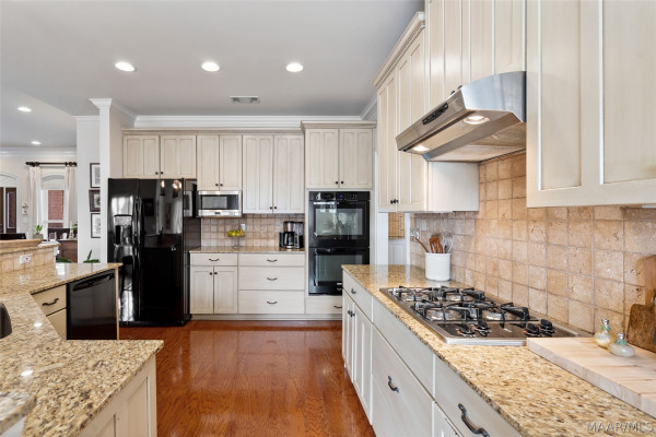 9657 Ottershaw Court