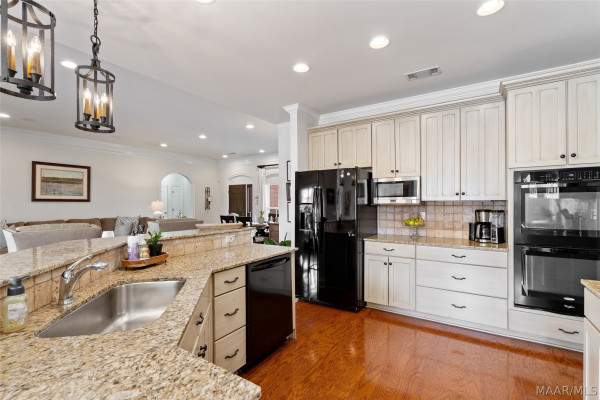 9657 Ottershaw Court