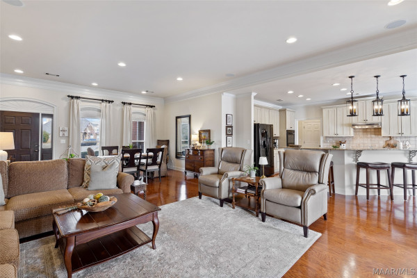 9657 Ottershaw Court