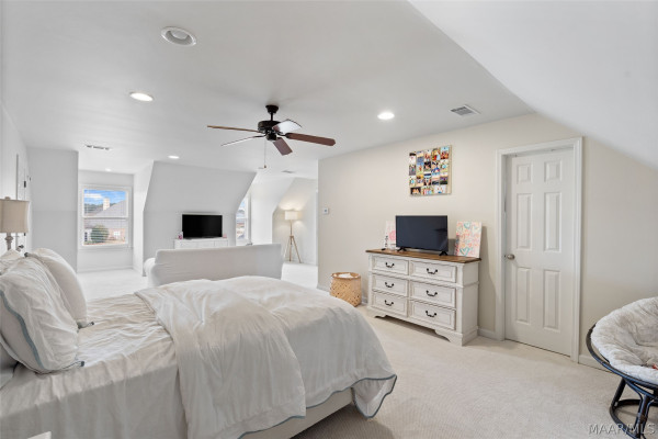 9657 Ottershaw Court