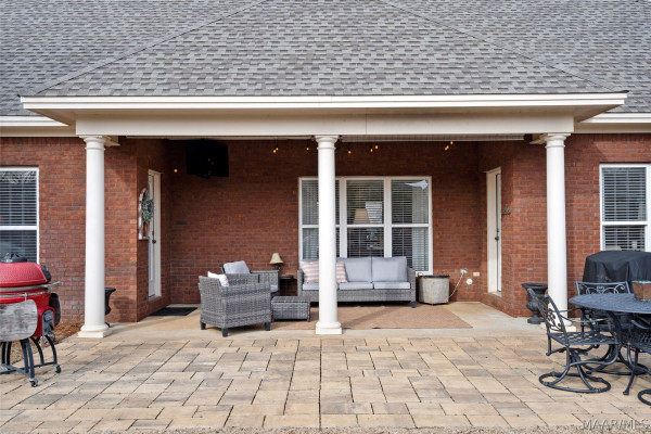 9657 Ottershaw Court