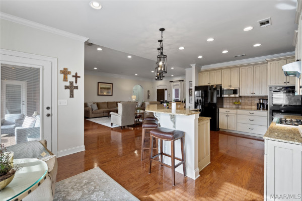 9657 Ottershaw Court