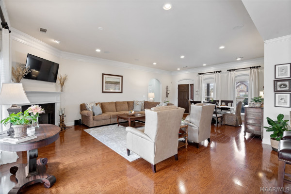 9657 Ottershaw Court