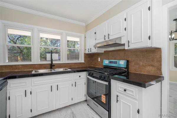 3716 Dalraida Terrace