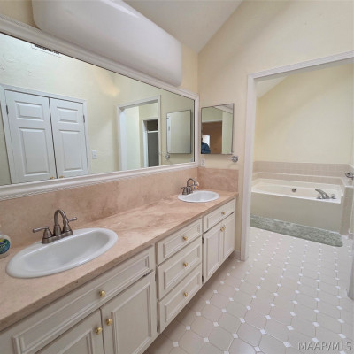 1712 Pebble Creek Drive