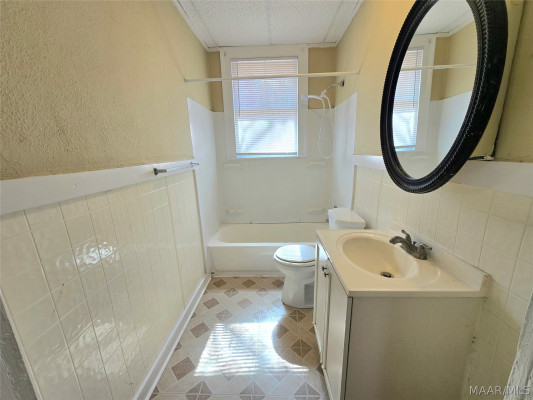 404 CAPITOL Parkway