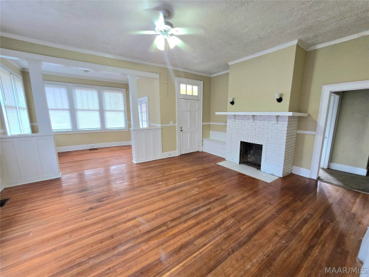 122 S CAPITOL Parkway