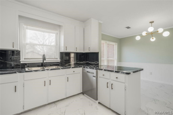 7260 ROLLING HILLS Boulevard